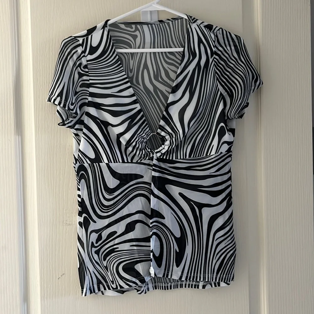 Patterned Top - Picture 1 of 4